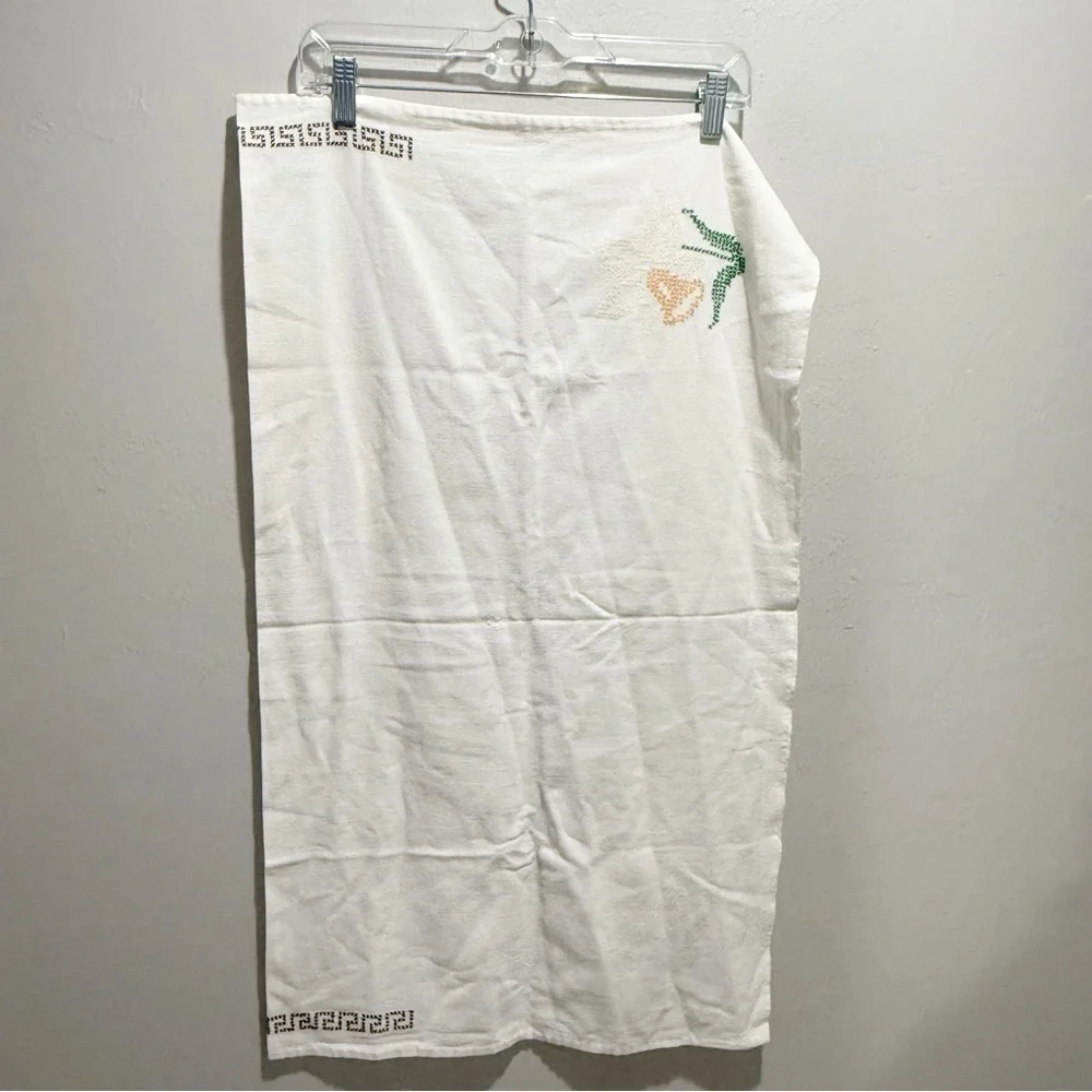 Vintage Ivory Hand Crafted Cotton Embroidered Floral Greek Shabby 34” X 38”